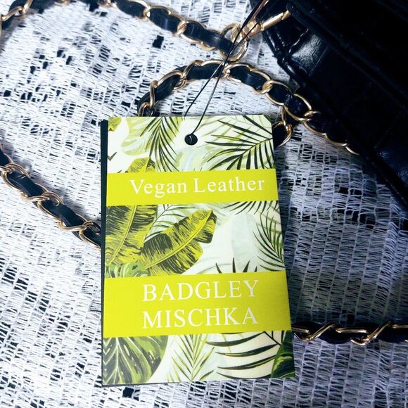 NWT BADGLEY MISCHKA BLACK VEGAN LEATHER CROC EMBOSSED CROSSBODY W/LOGO PLATE $99 - Picture 10 of 11